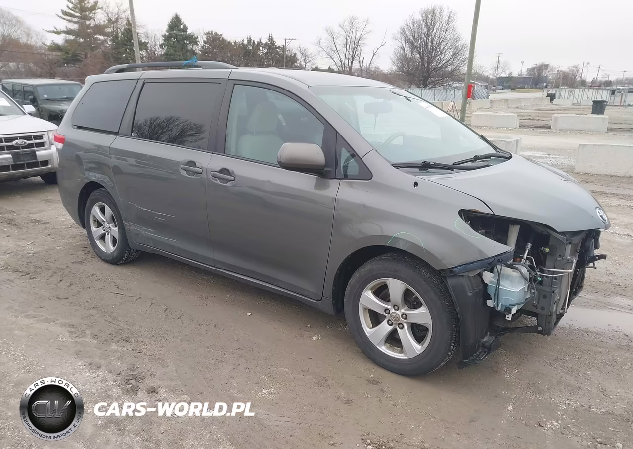 2011 Toyota Sienna Le V6 – zdjęcie 1 z 16
