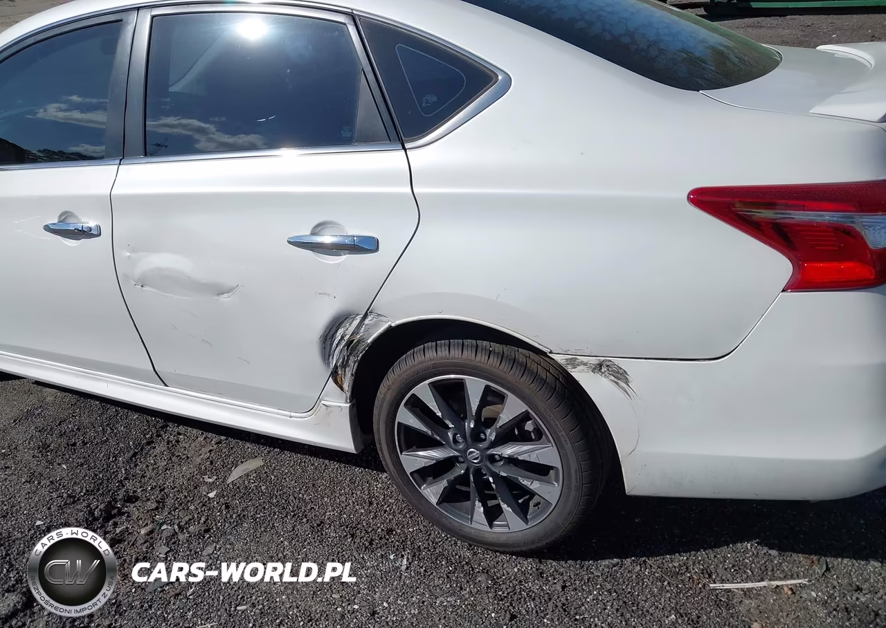2018 Nissan Sentra Sr VIN:3N1AB7AP7JY303516 - 12