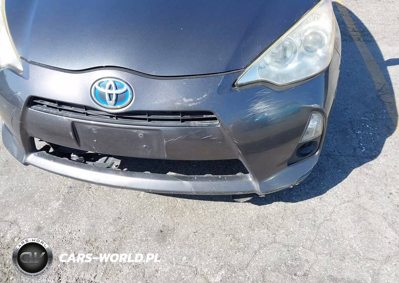 2013 Toyota Prius C Four VIN:JTDKDTB35D1549831 - 13