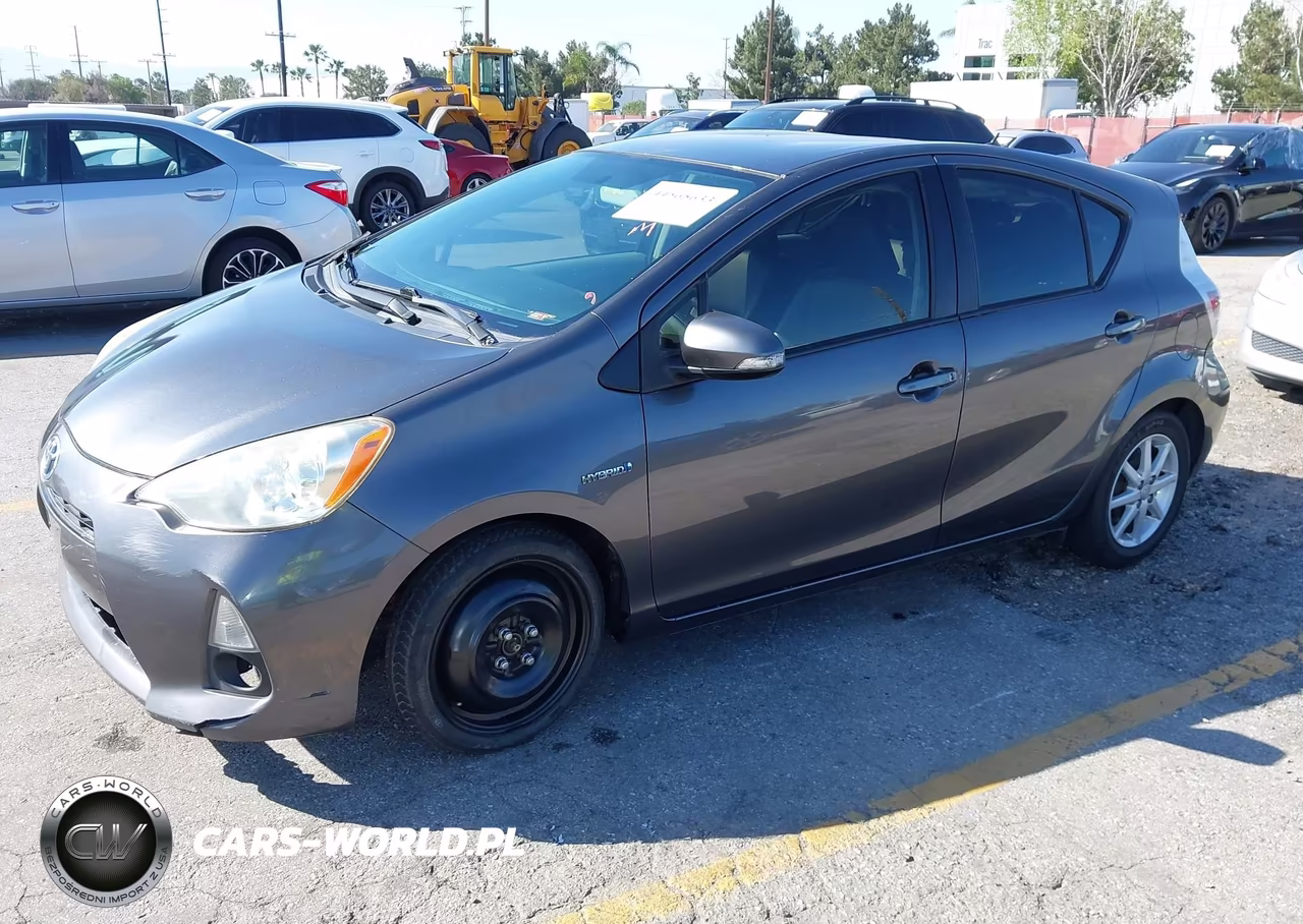 2013 Toyota Prius C Four VIN:JTDKDTB35D1549831 - 2