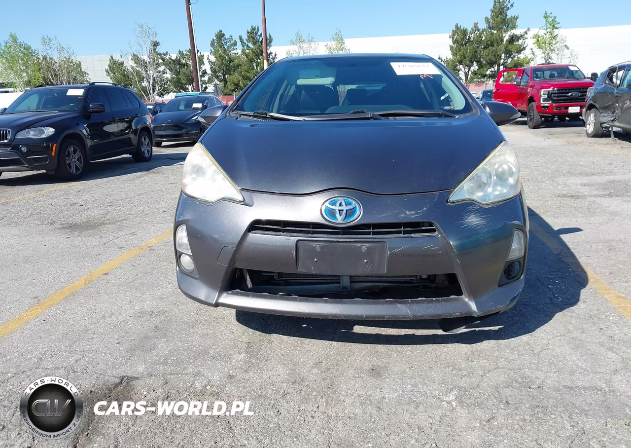 2013 Toyota Prius C Four VIN:JTDKDTB35D1549831 - 6