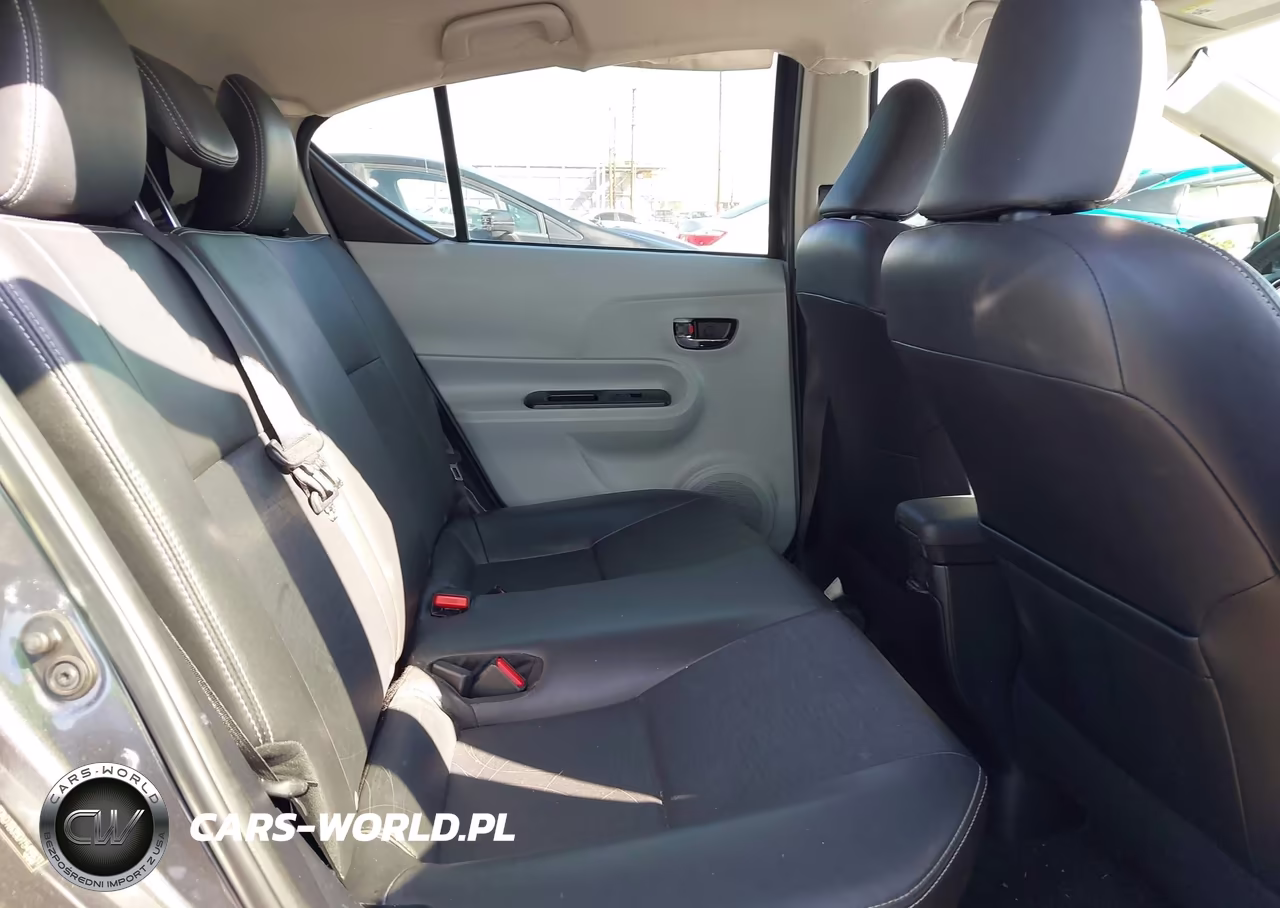2013 Toyota Prius C Four VIN:JTDKDTB35D1549831 - 8