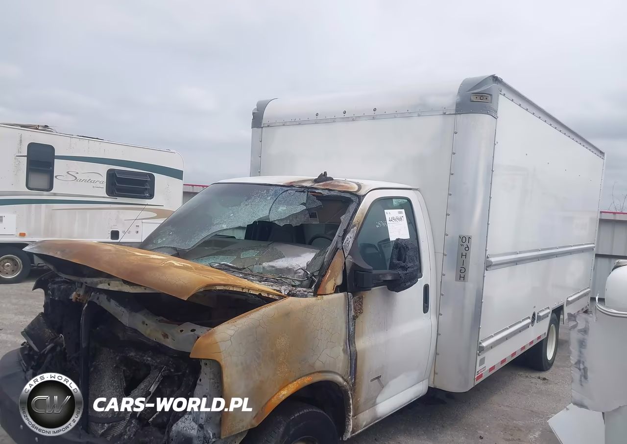 2022 GMC Savana Cutaway Work Van VIN:7GZ37TC79NN011742 - 2