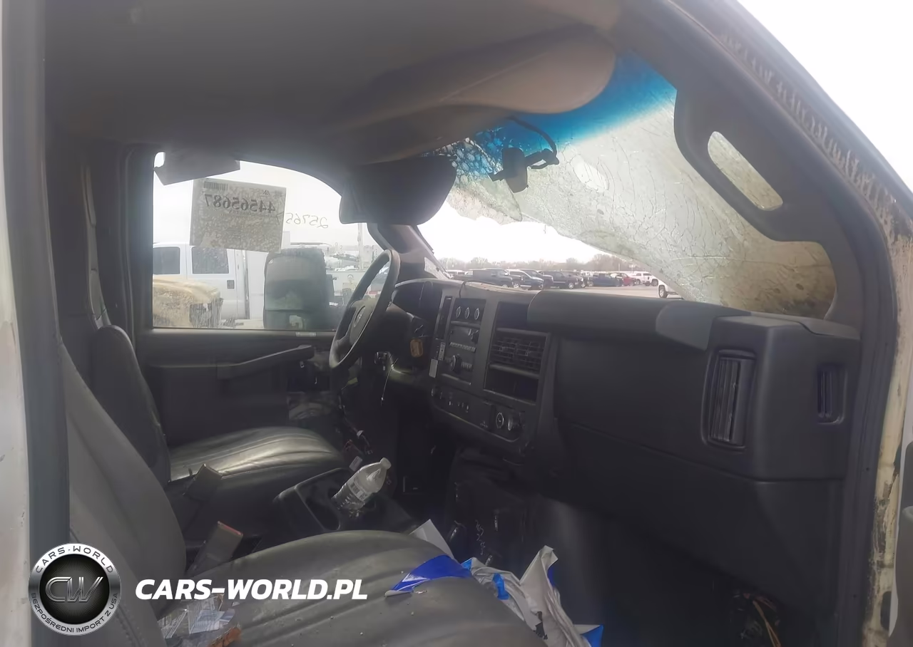 2022 GMC Savana Cutaway Work Van VIN:7GZ37TC79NN011742 - 5