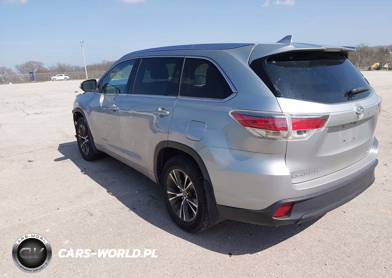 2016 Toyota Highlander Xle V6 VIN:5TDJKRFH4GS318968 - 3