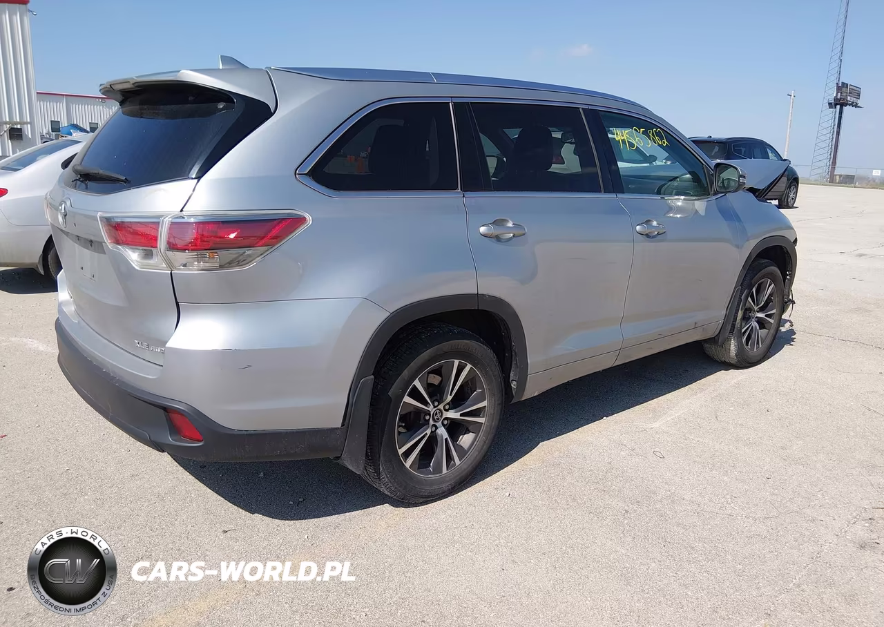 2016 Toyota Highlander Xle V6 VIN:5TDJKRFH4GS318968 - 4