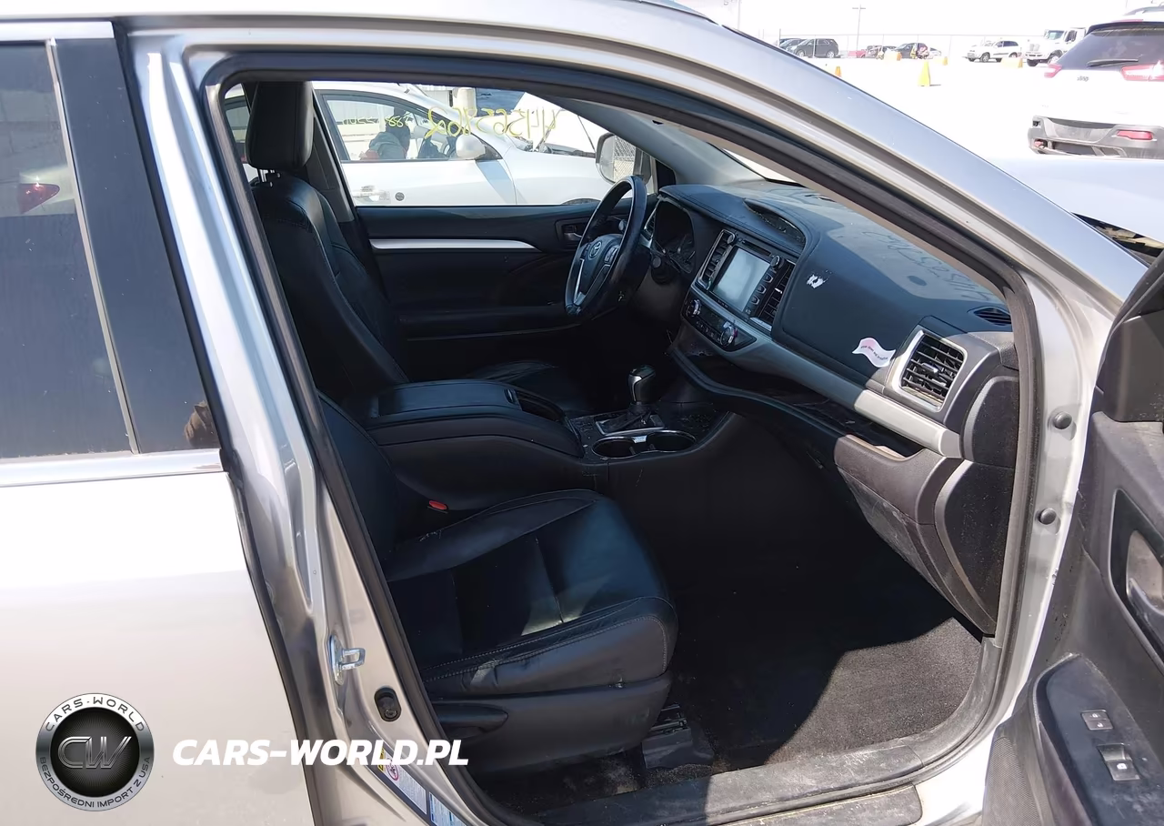 2016 Toyota Highlander Xle V6 VIN:5TDJKRFH4GS318968 - 5