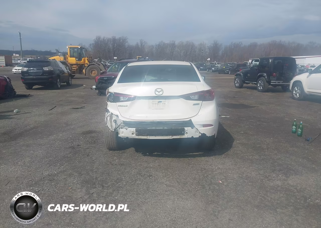 2018 Mazda Mazda3 Sport VIN:3MZBN1U70JM169924 - 16