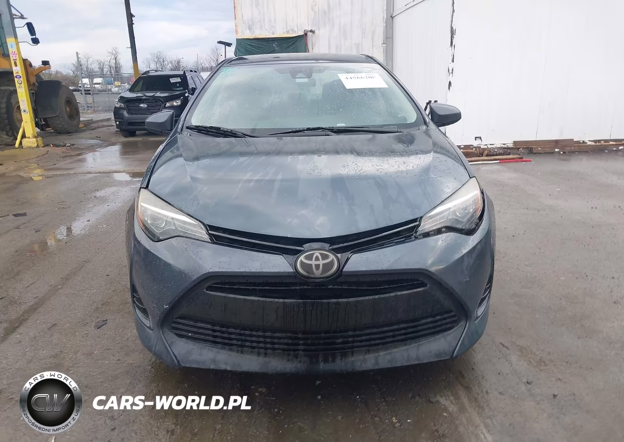 2018 Toyota Corolla Le VIN:5YFBURHE0JP798086 - 12