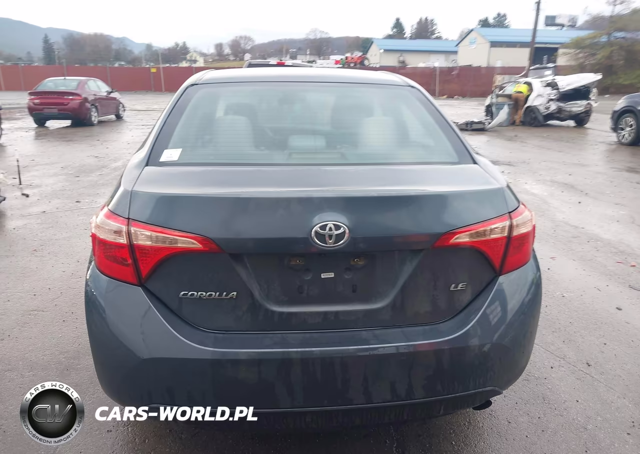 2018 Toyota Corolla Le VIN:5YFBURHE0JP798086 - 16