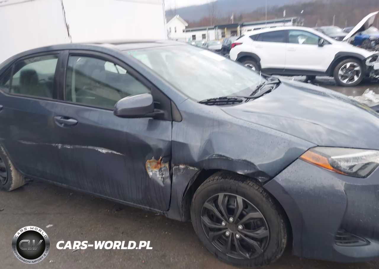 2018 Toyota Corolla Le VIN:5YFBURHE0JP798086 - 6