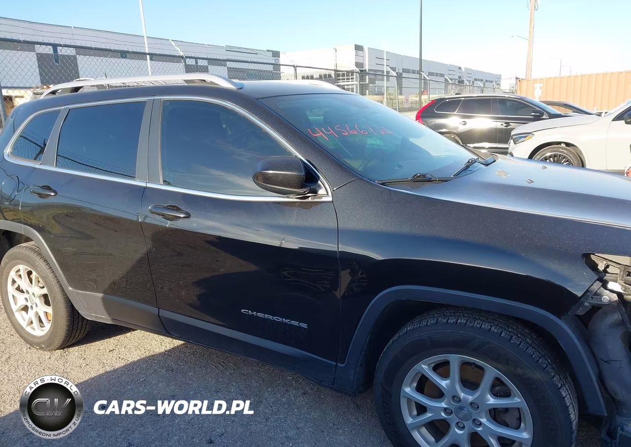 2015 Jeep Cherokee Latitude VIN:1C4PJMCS9FW512510 - 13