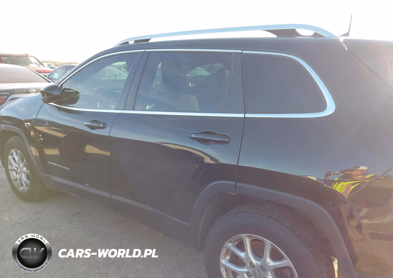 2015 Jeep Cherokee Latitude VIN:1C4PJMCS9FW512510 - 14