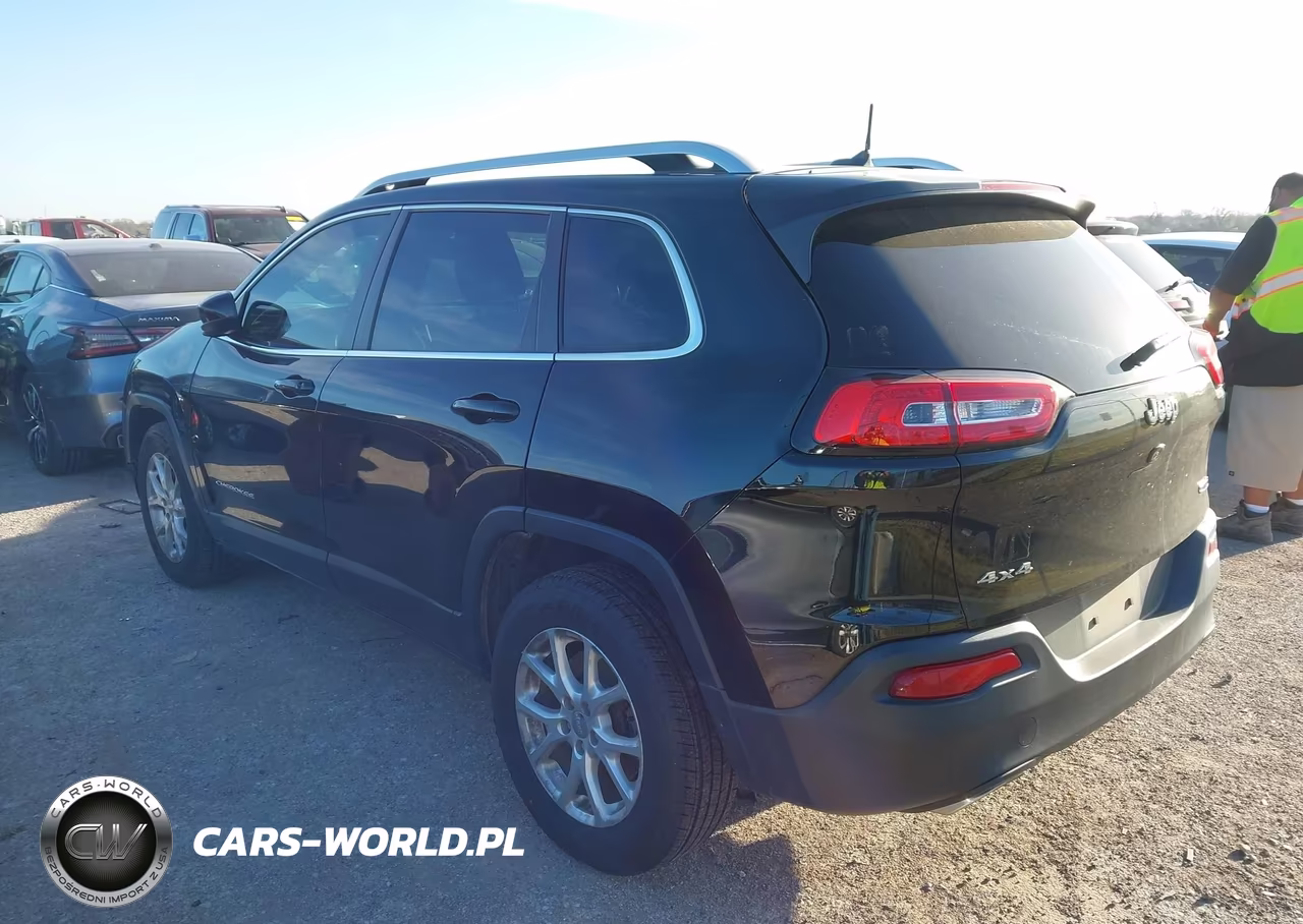 2015 Jeep Cherokee Latitude VIN:1C4PJMCS9FW512510 - 3