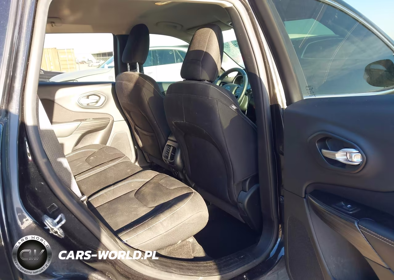 2015 Jeep Cherokee Latitude VIN:1C4PJMCS9FW512510 - 8