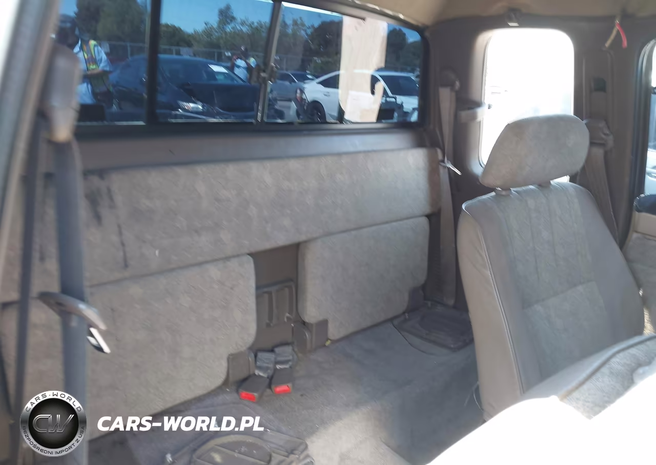 2000 Toyota Tacoma Prerunner V6 VIN:4TASN92N3YZ678719 - 8