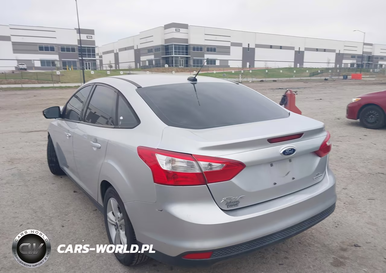 2014 Ford Focus Se VIN:1FADP3F20EL460326 - 3