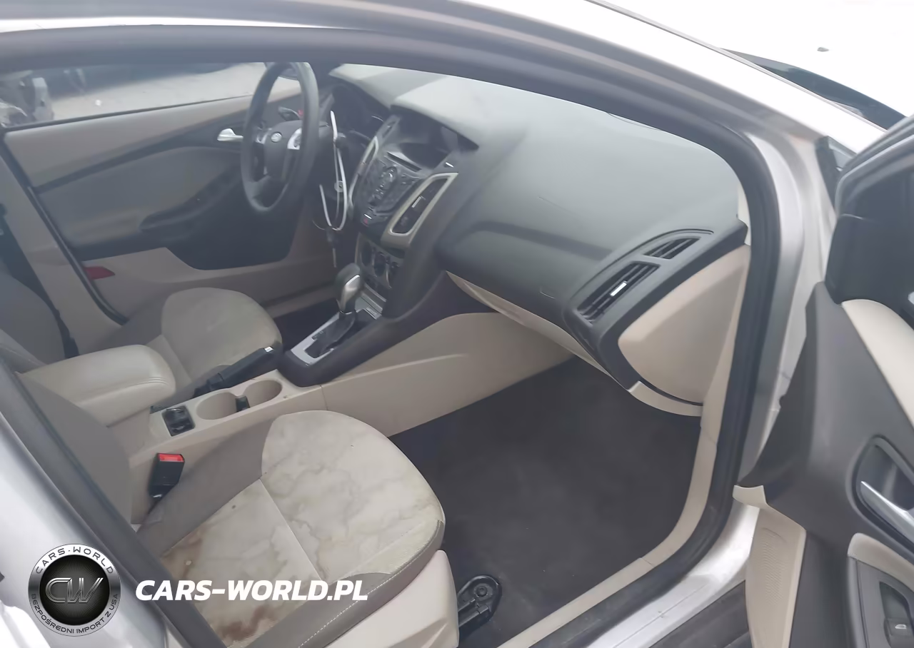 2014 Ford Focus Se VIN:1FADP3F20EL460326 - 5