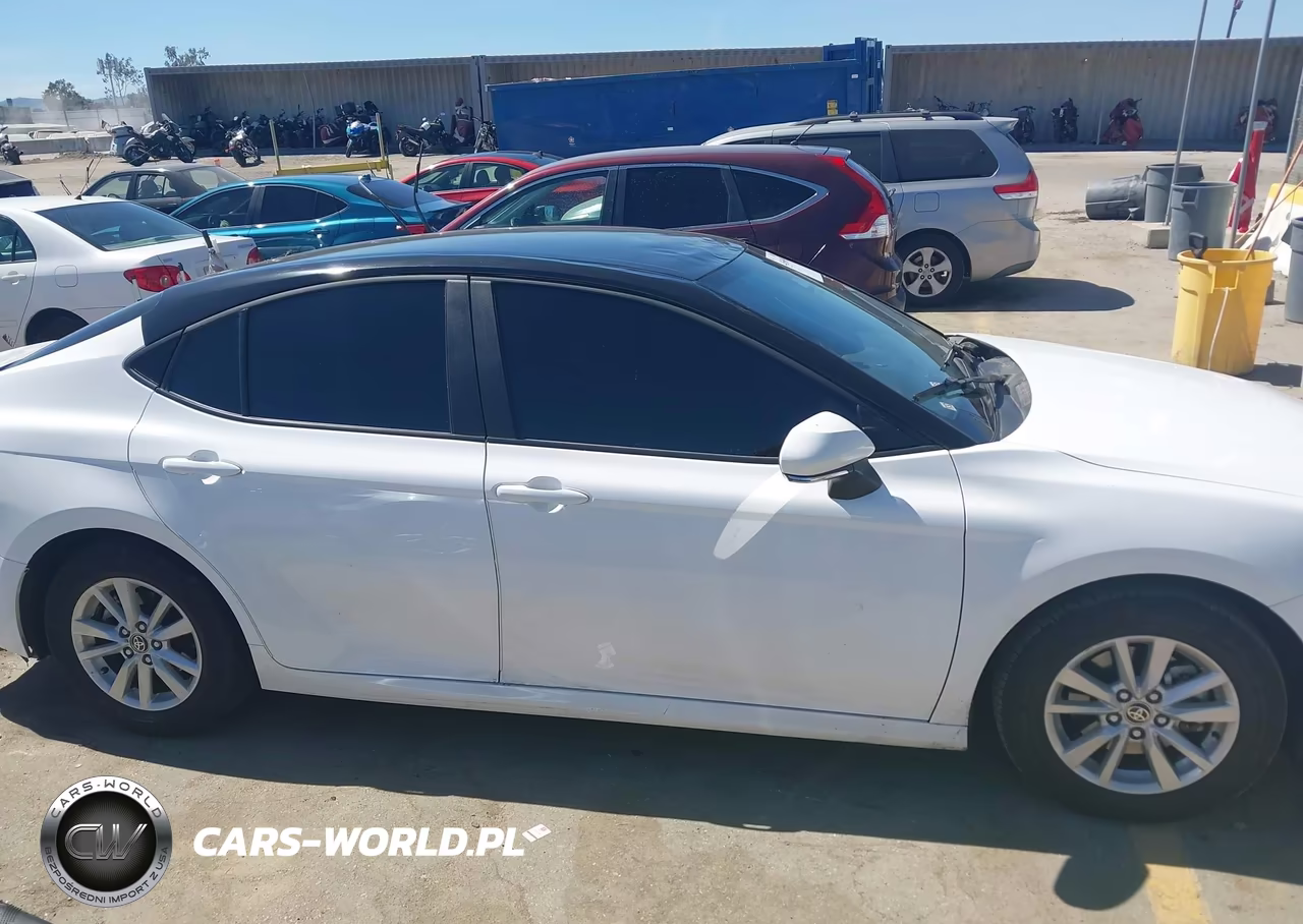 2025 Toyota Camry Le VIN:4T1DAACK8SU598878 - 14