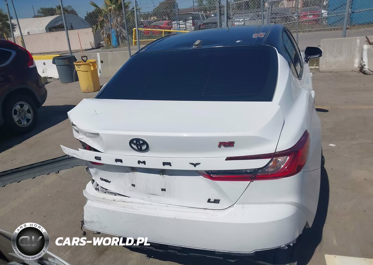 2025 Toyota Camry Le VIN:4T1DAACK8SU598878 - 17