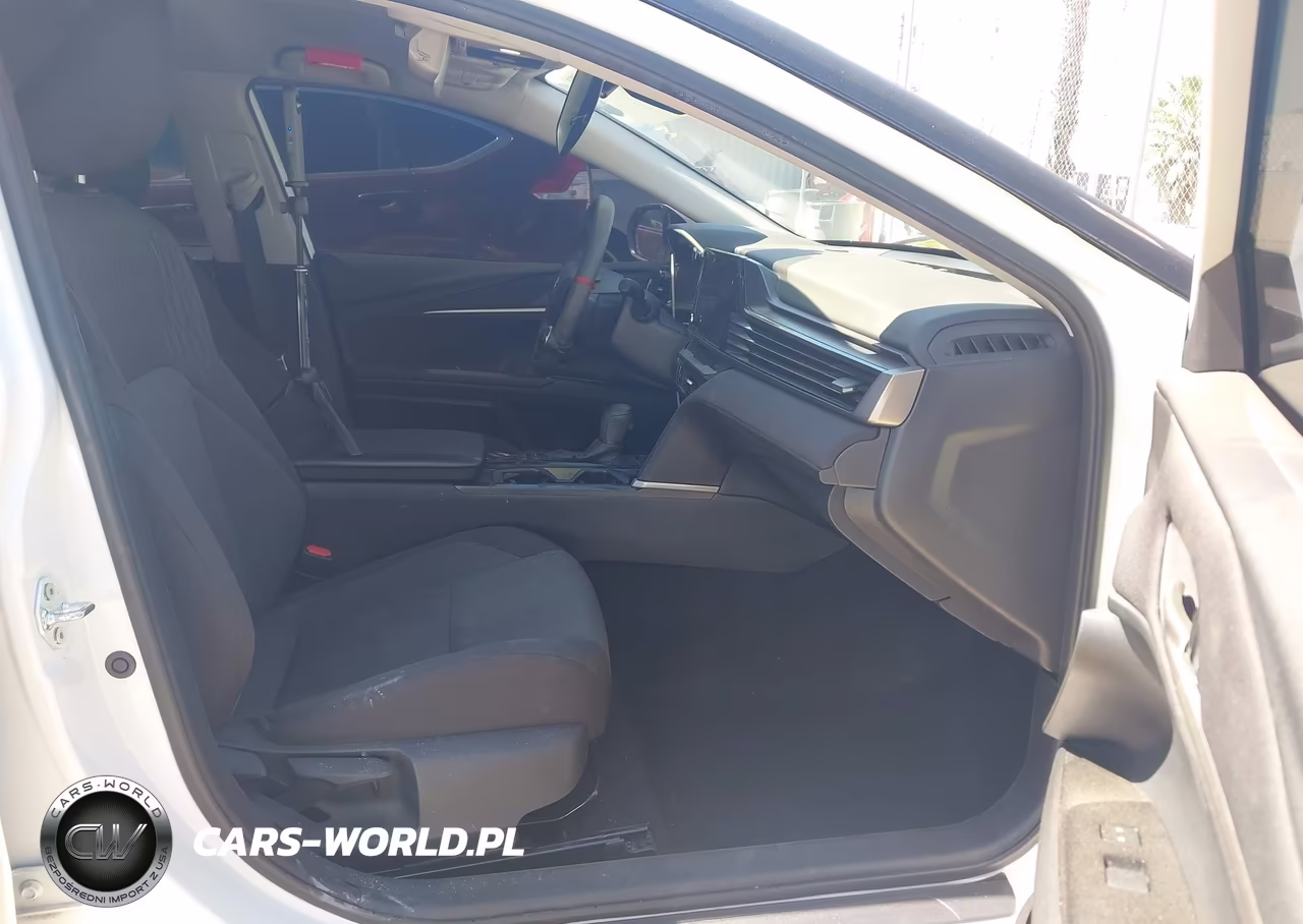 2025 Toyota Camry Le VIN:4T1DAACK8SU598878 - 5