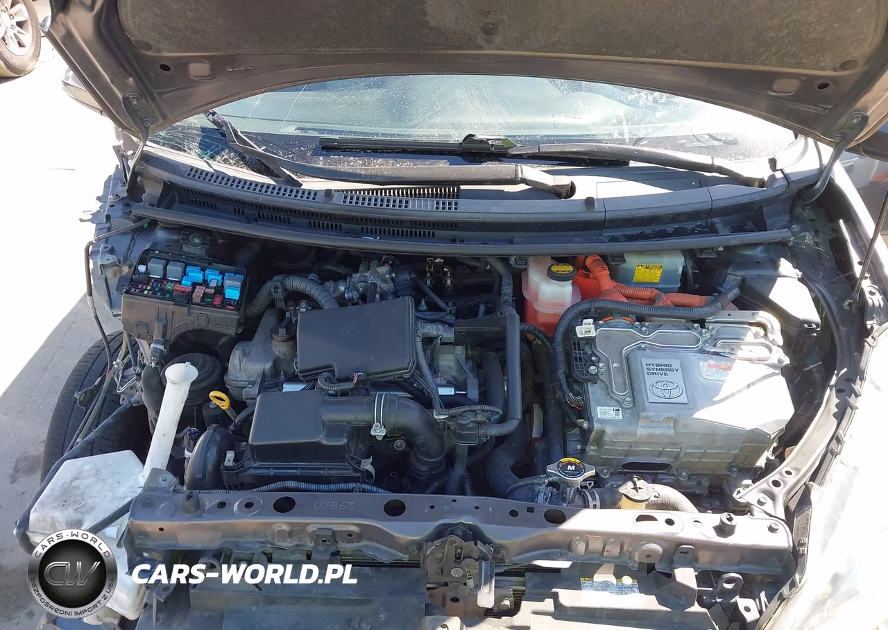 2015 Toyota Prius C Two VIN:JTDKDTB38F1102221 - 10