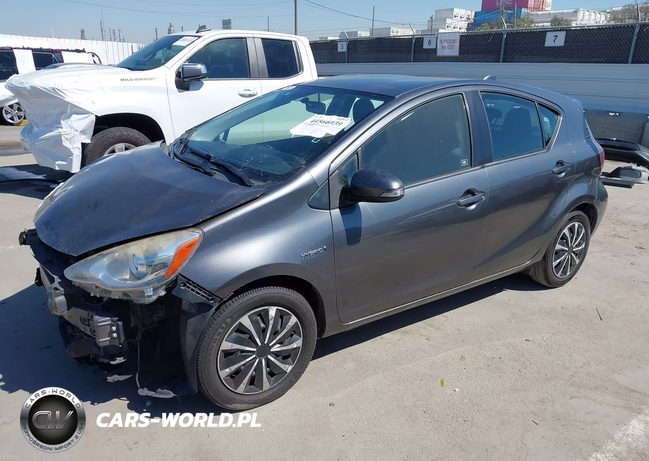 2015 Toyota Prius C Two VIN:JTDKDTB38F1102221 - 2