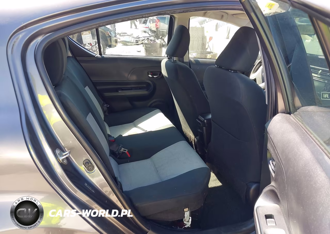 2015 Toyota Prius C Two VIN:JTDKDTB38F1102221 - 8