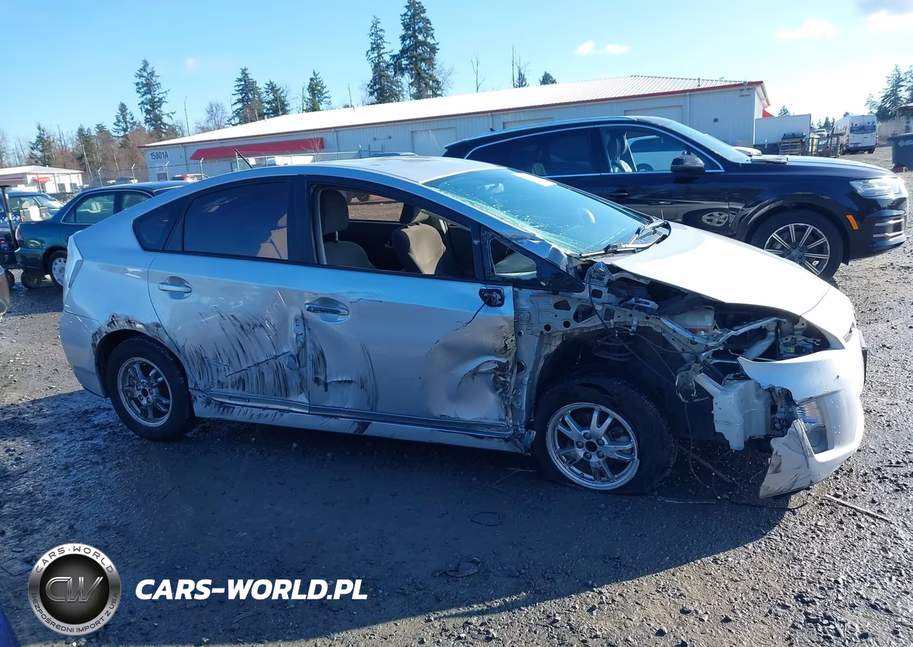 2011 Toyota Prius Two VIN:JTDKN3DU0B5252104 - 13