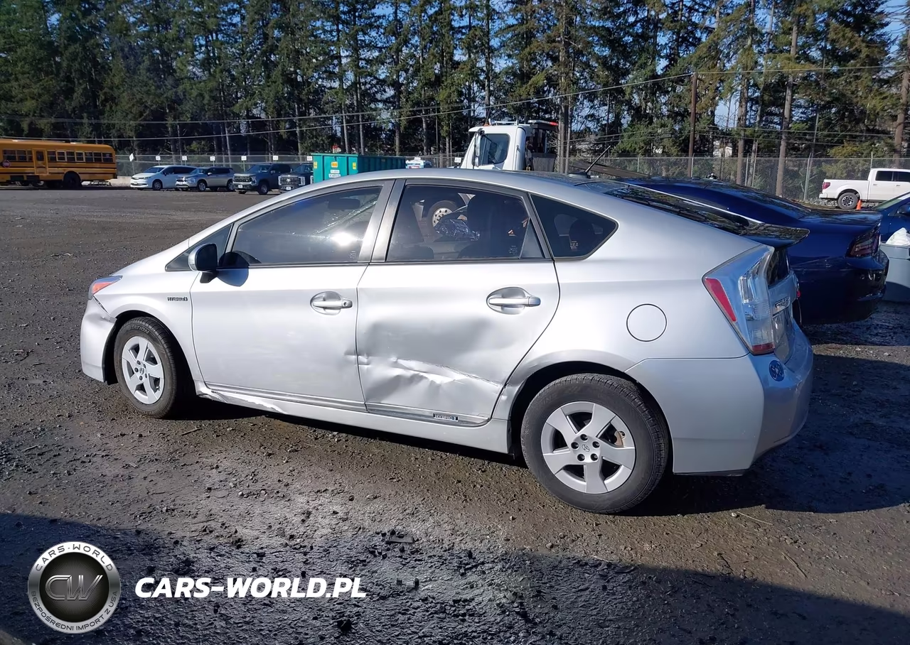 2011 Toyota Prius Two VIN:JTDKN3DU0B5252104 - 14