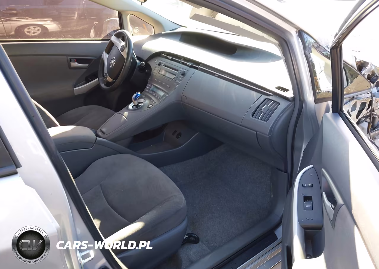 2011 Toyota Prius Two VIN:JTDKN3DU0B5252104 - 17
