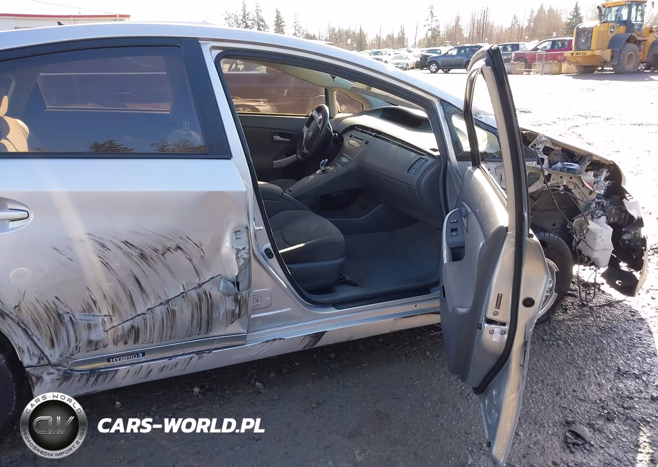 2011 Toyota Prius Two VIN:JTDKN3DU0B5252104 - 5
