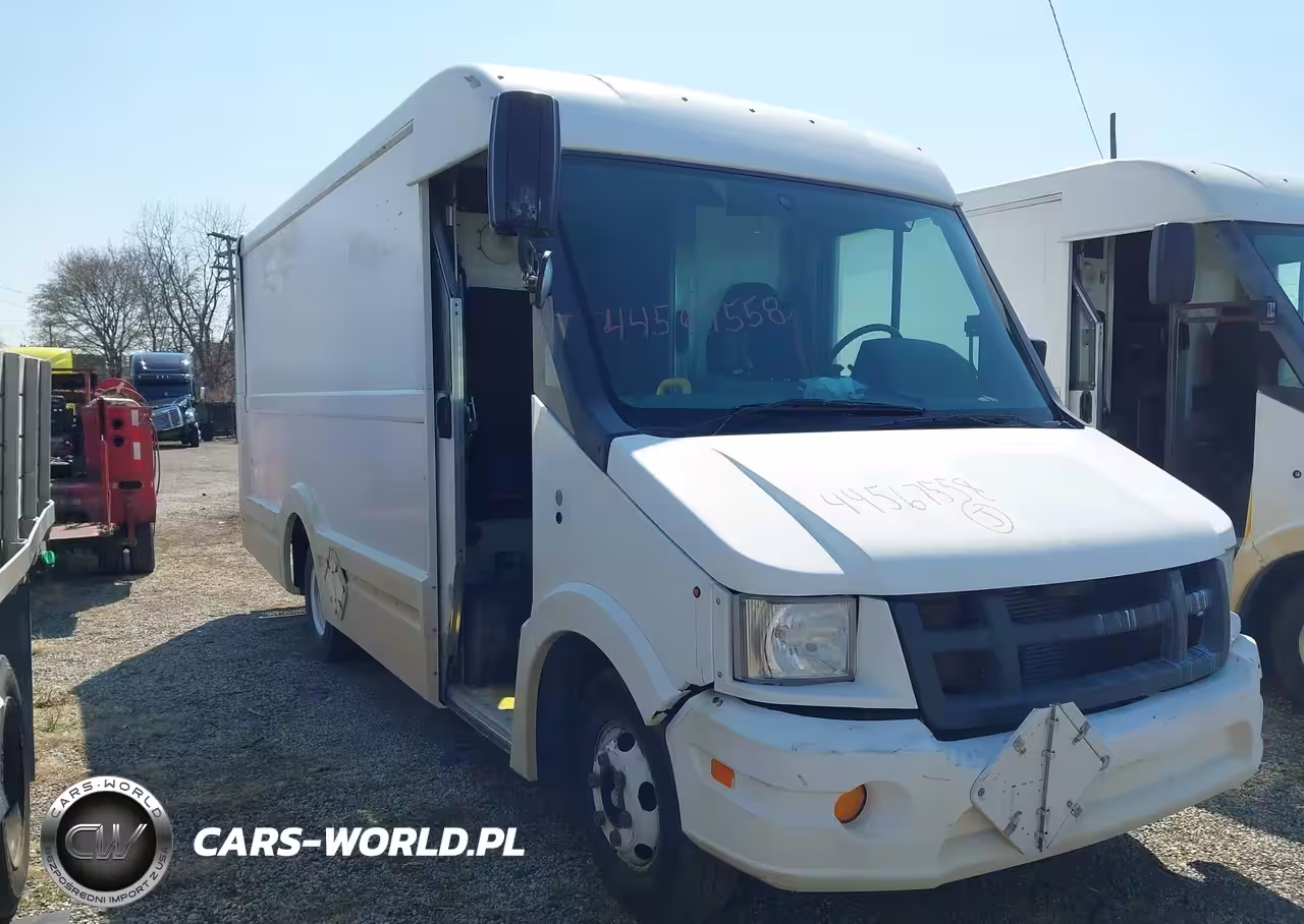 2013 Isuzu Commercial Van