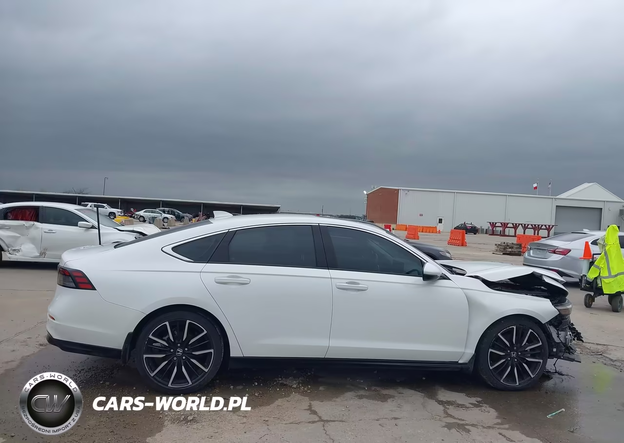 2024 Honda Accord Hybrid Touring VIN:1HGCY2F80RA009143 - 14