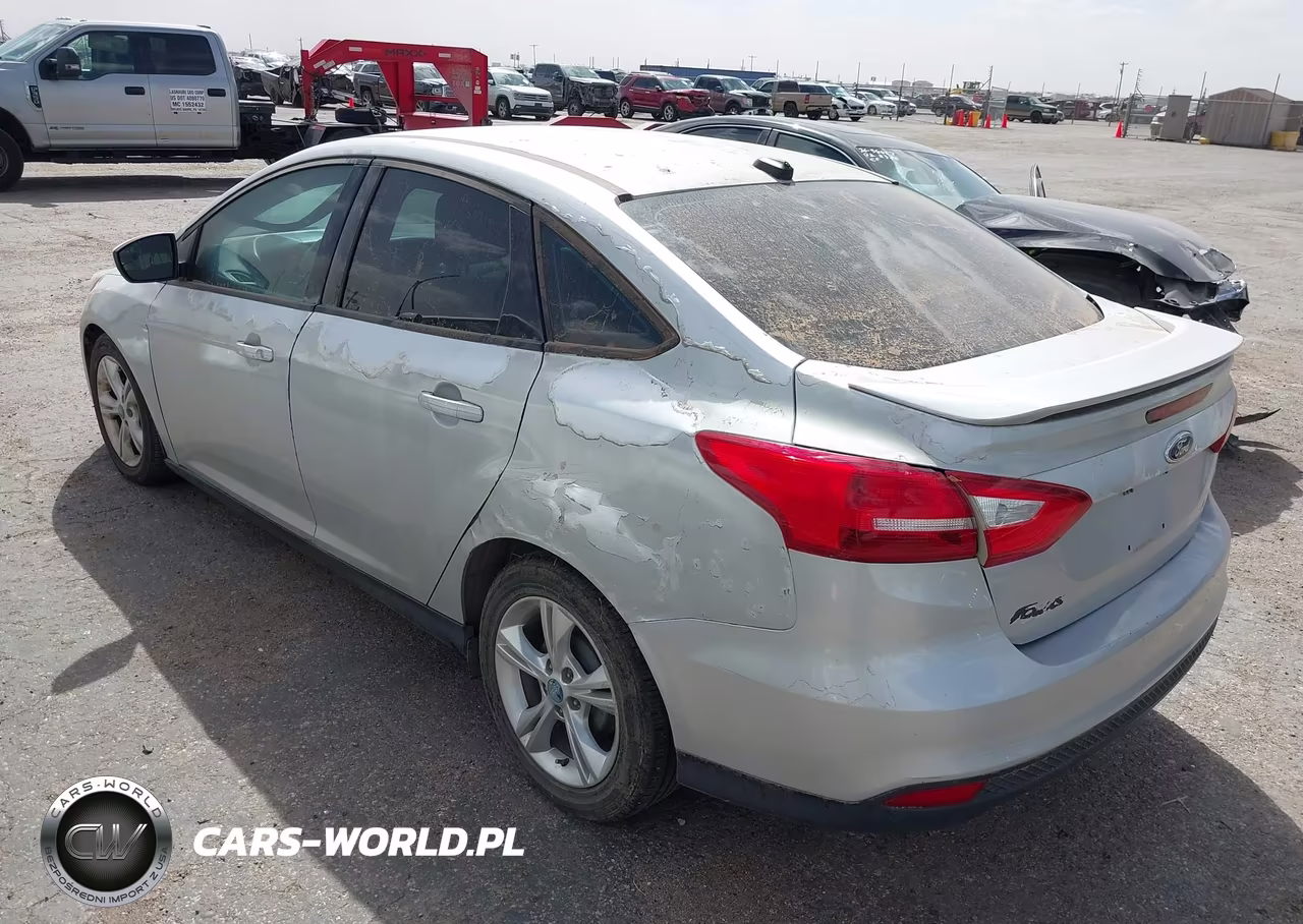 2015 Ford Focus S VIN:1FADP3E2XFL347955 - 3