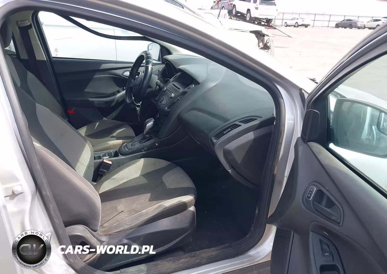 2015 Ford Focus S VIN:1FADP3E2XFL347955 - 5
