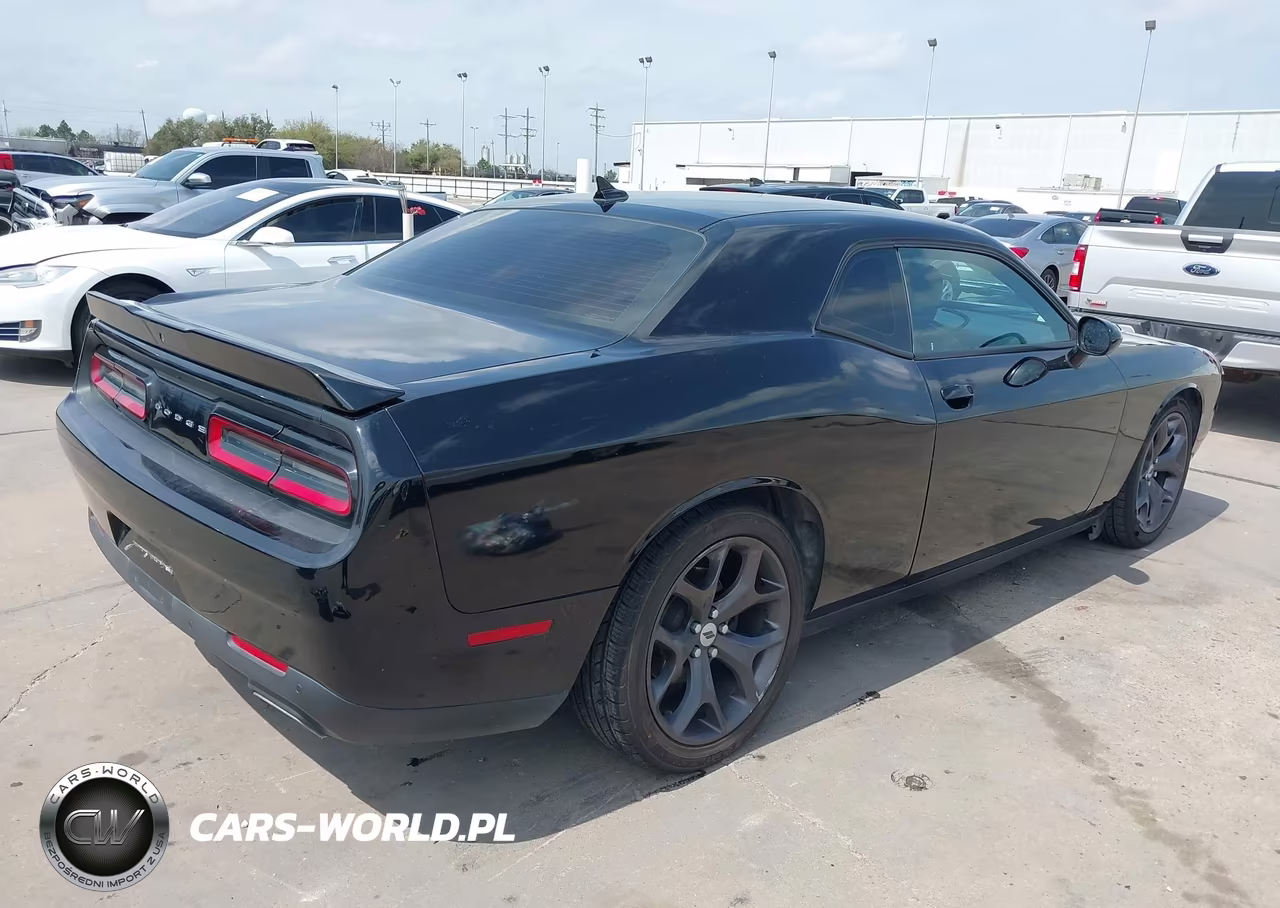 2018 Dodge Challenger Sxt Plus VIN:2C3CDZAG3JH232949 - 4