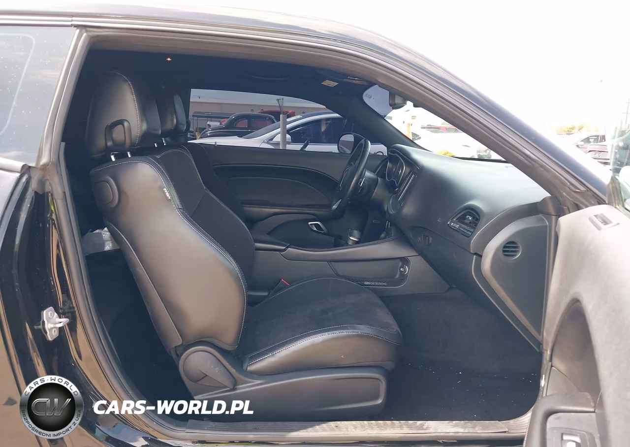 2018 Dodge Challenger Sxt Plus VIN:2C3CDZAG3JH232949 - 5