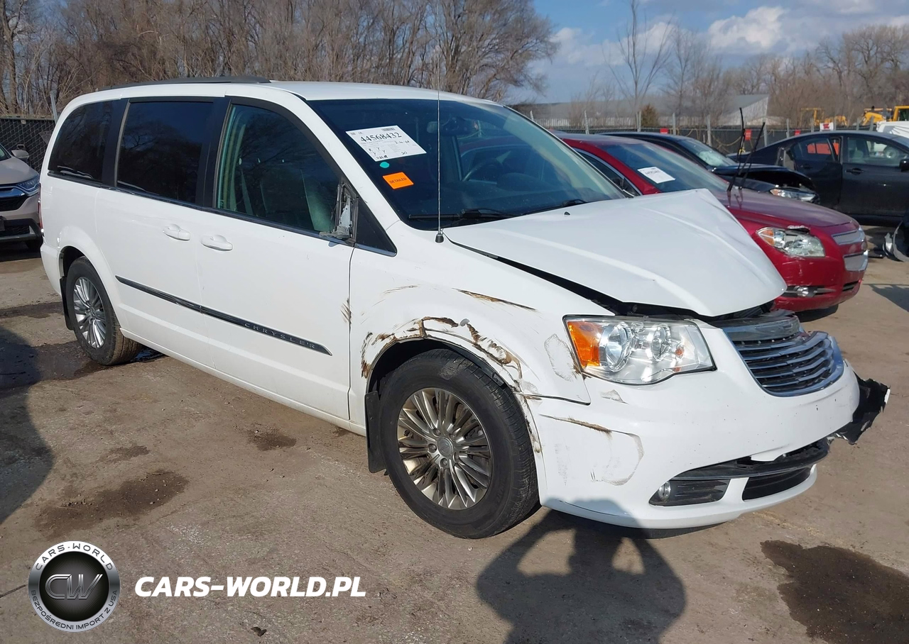 2016 Chrysler Town & Country Touring-L