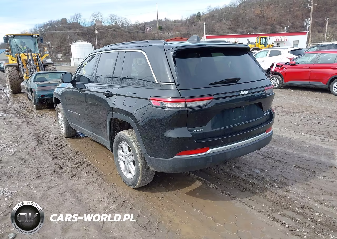 2024 Jeep Grand Cherokee Laredo 4X4 VIN:1C4RJHAG6RC212279 - 3