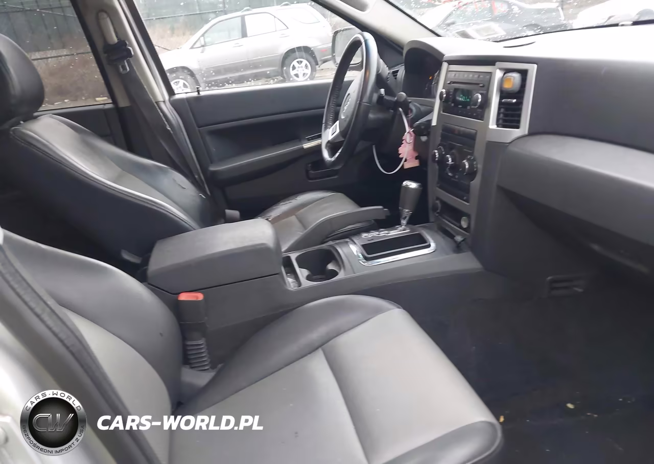 2008 Jeep Grand Cherokee Laredo VIN:1J8GR48K18C226777 - 5