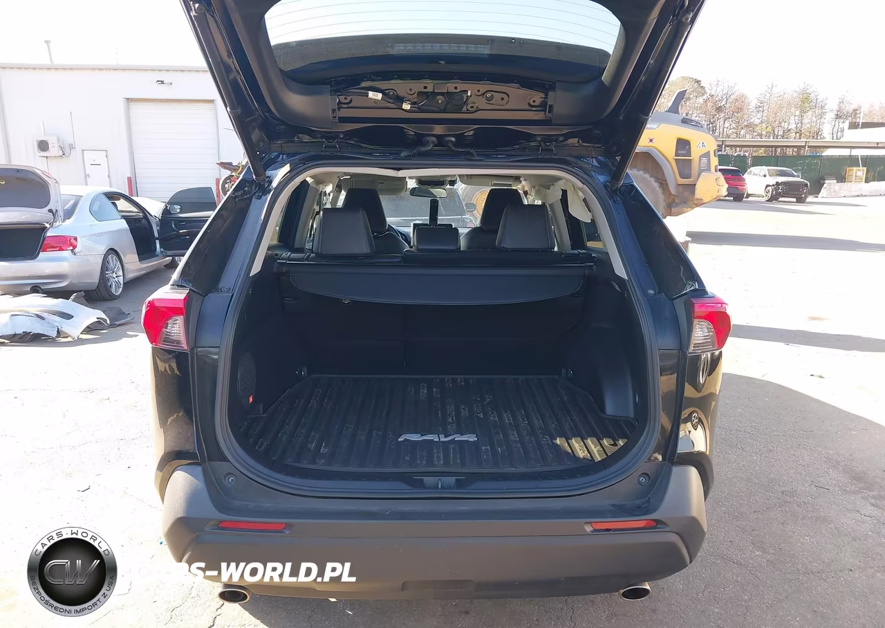 2021 Toyota Rav4 Xle Premium VIN:2T3A1RFV1MC168144 - 17