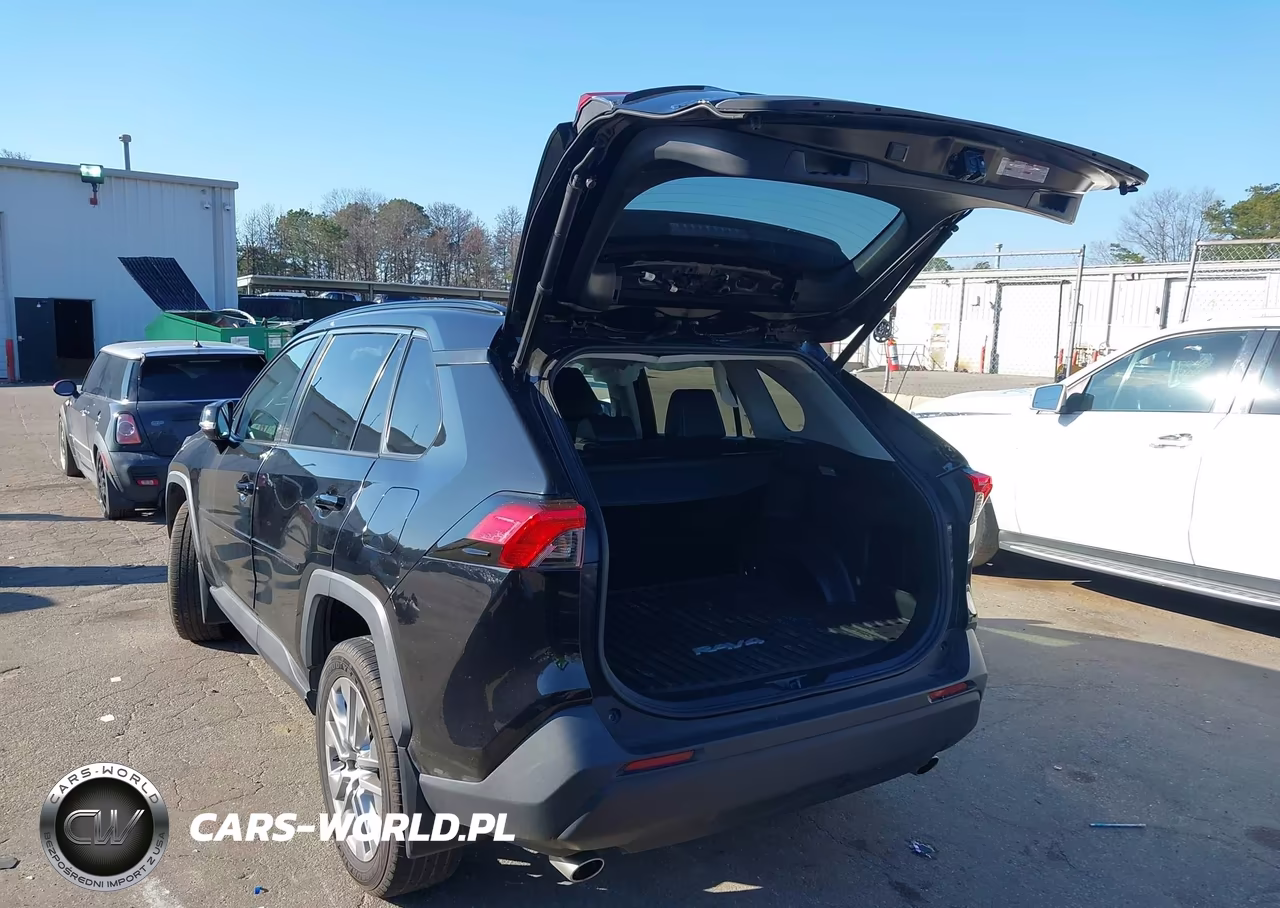 2021 Toyota Rav4 Xle Premium VIN:2T3A1RFV1MC168144 - 3