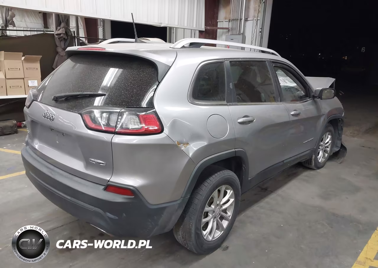 2019 Jeep Cherokee Latitude 4X4 VIN:1C4PJMCX5KD101932 - 4