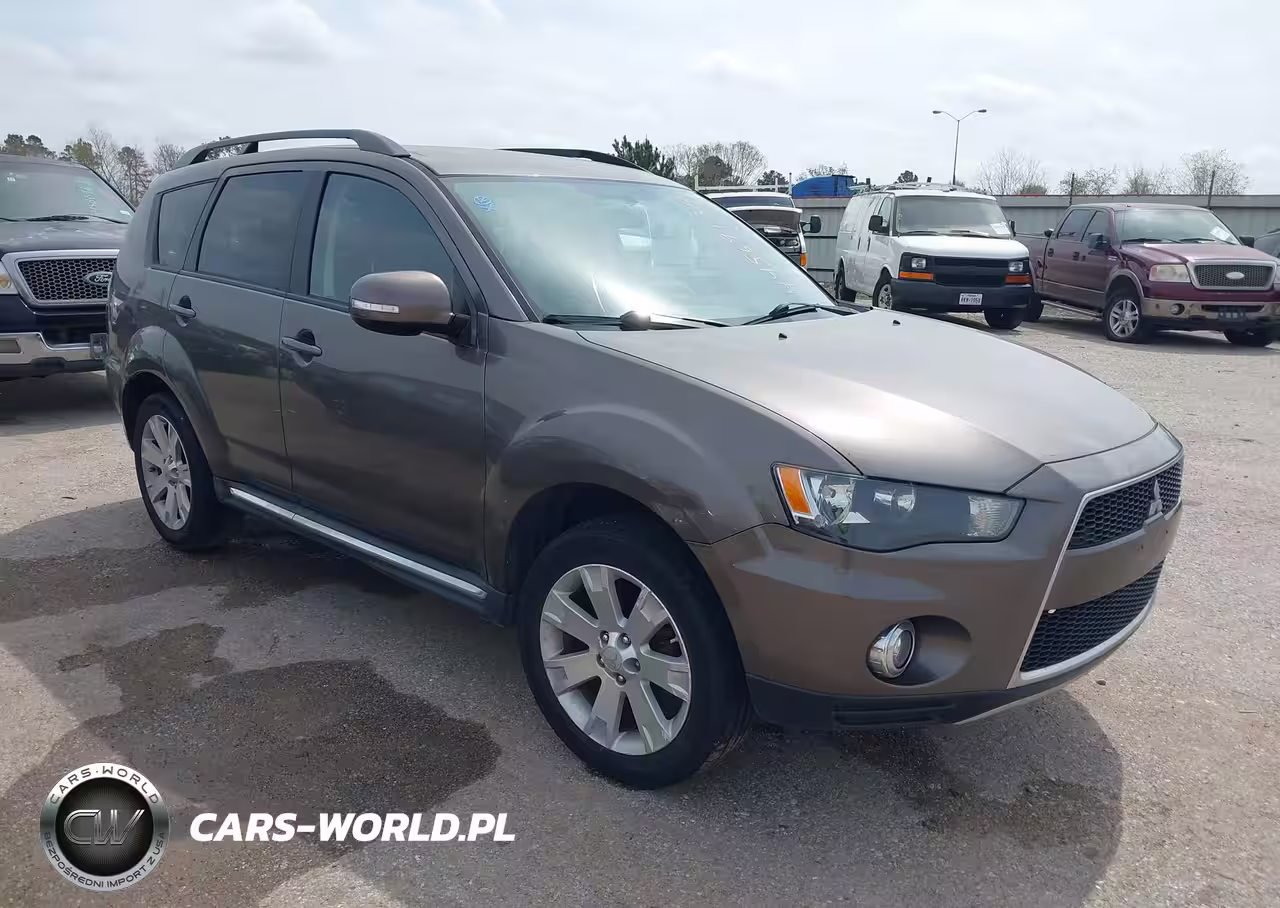 MITSUBISHI OUTLANDER