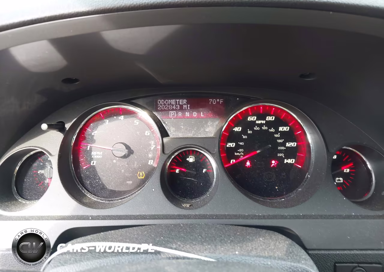 2011 GMC Acadia Denali VIN:1GKKRTED4BJ225891 - 7
