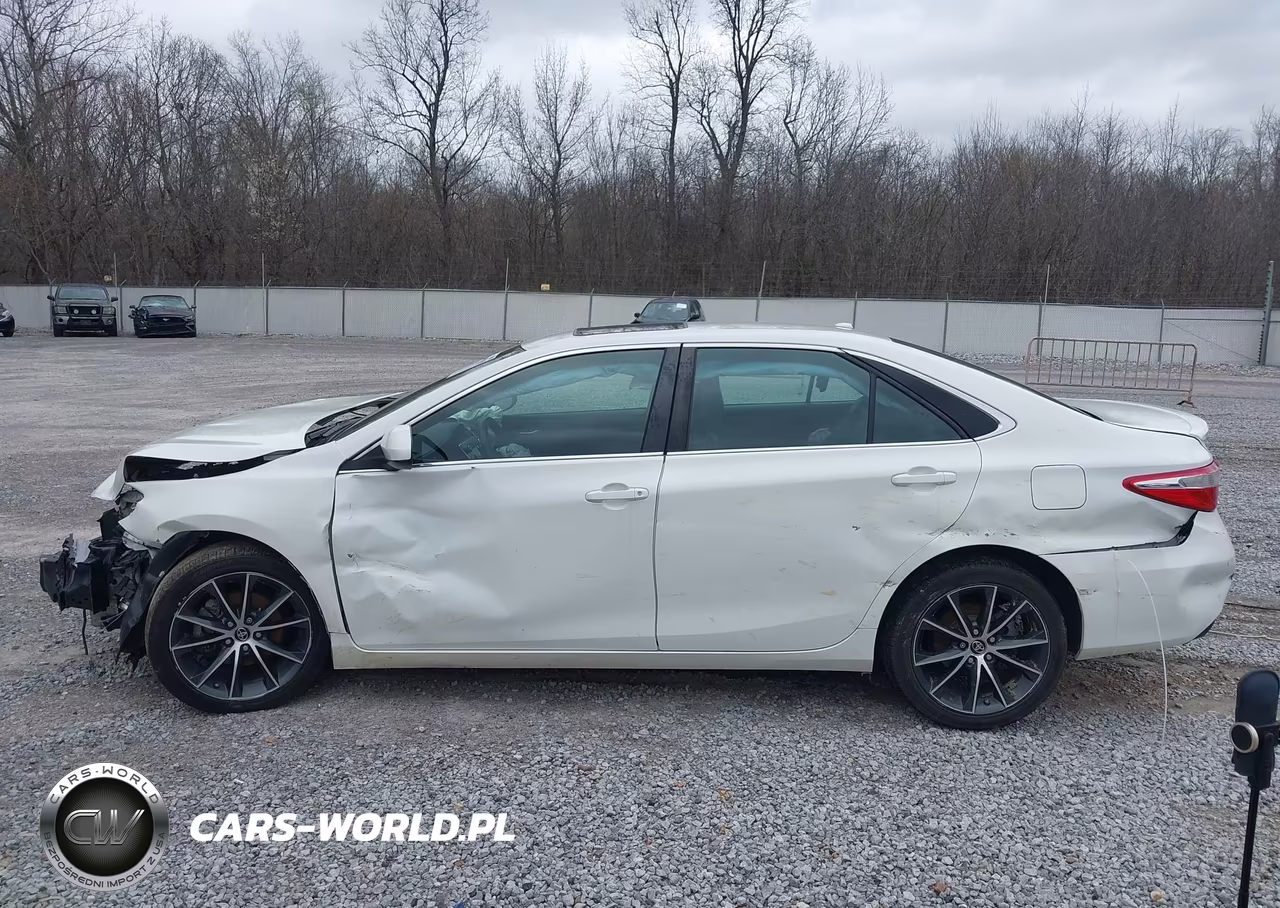 2016 Toyota Camry Xse VIN:4T1BF1FK7GU131642 - 14
