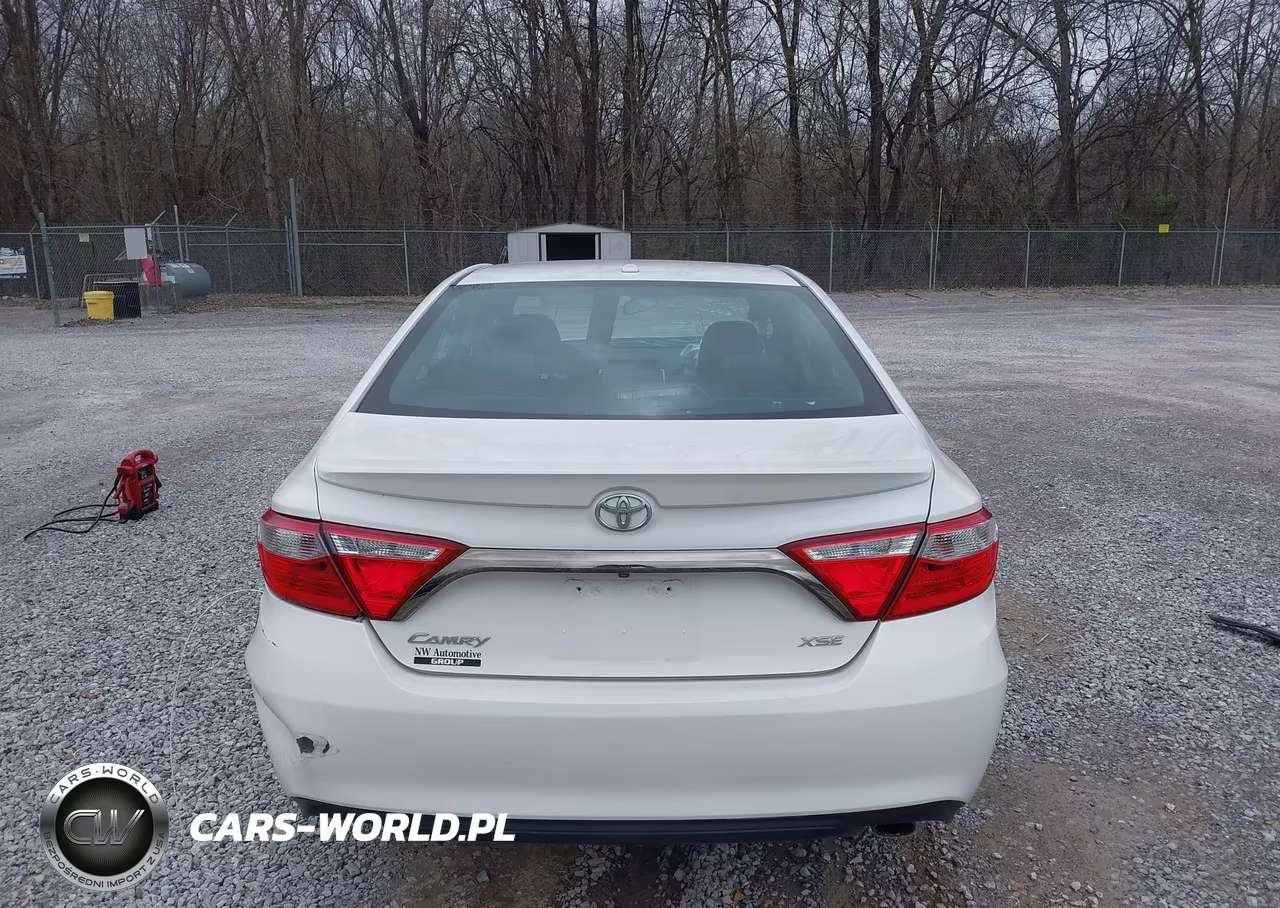2016 Toyota Camry Xse VIN:4T1BF1FK7GU131642 - 16