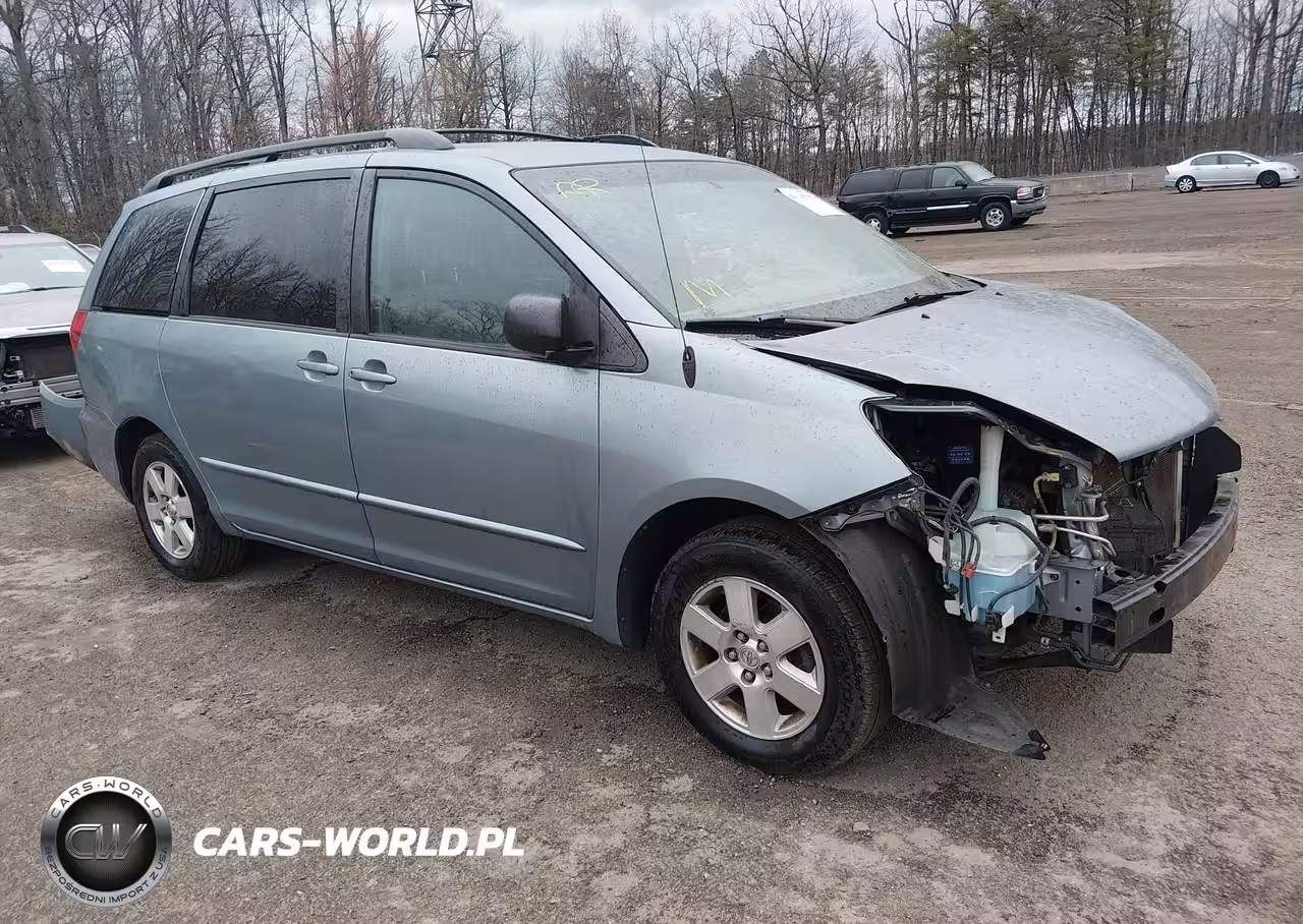 2004 Toyota Sienna Le