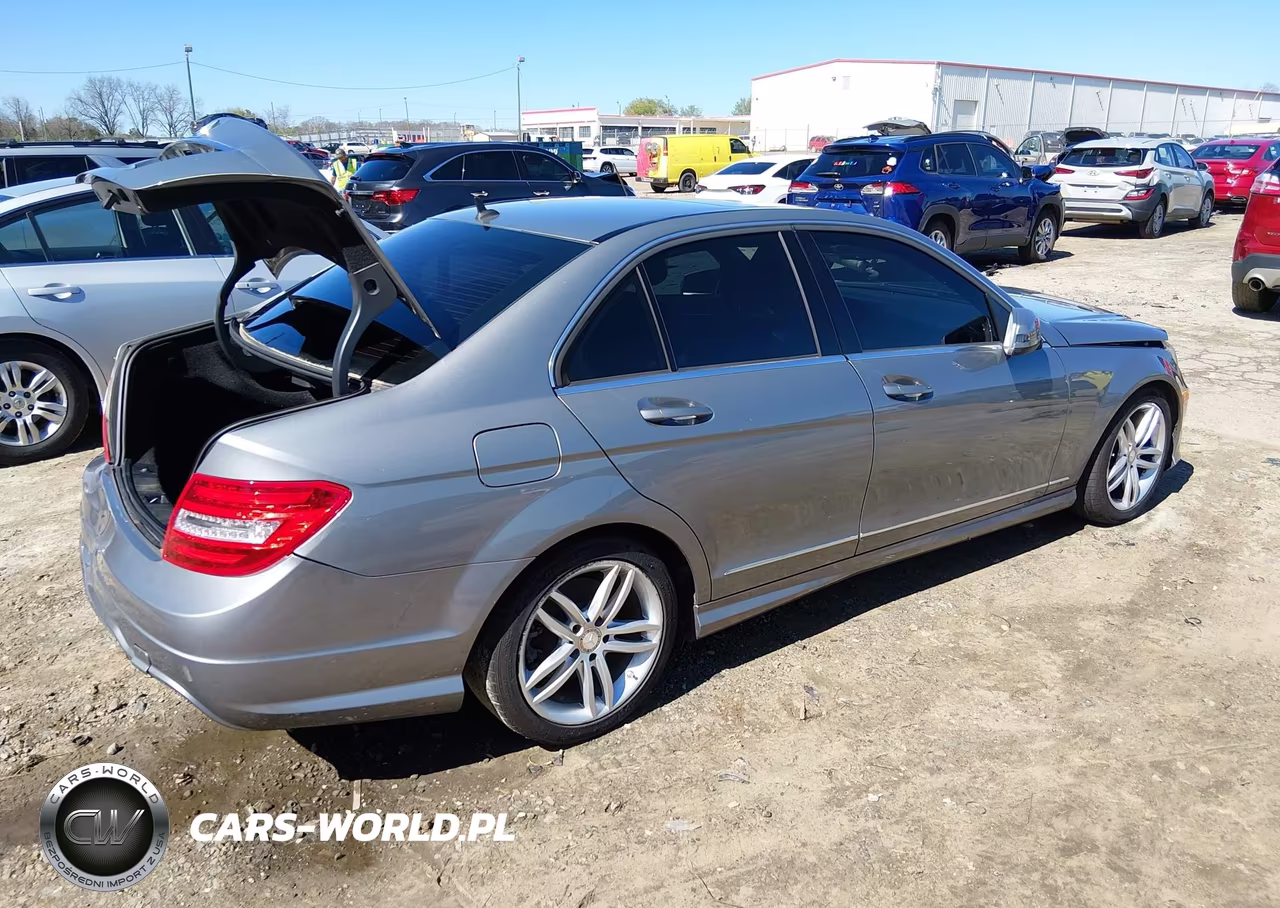 2014 Mercedes-Benz C 250 Sport VIN:WDDGF4HB3ER312414 - 4